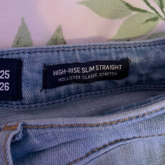 Hollister High Rise Slim Straight Leg Stretch Jeans - Picture 4 of 7